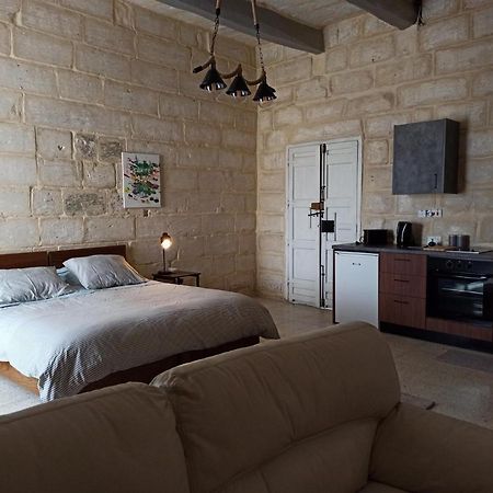 Beautiful Studio Apartment In Qormi Malta Екстер'єр фото