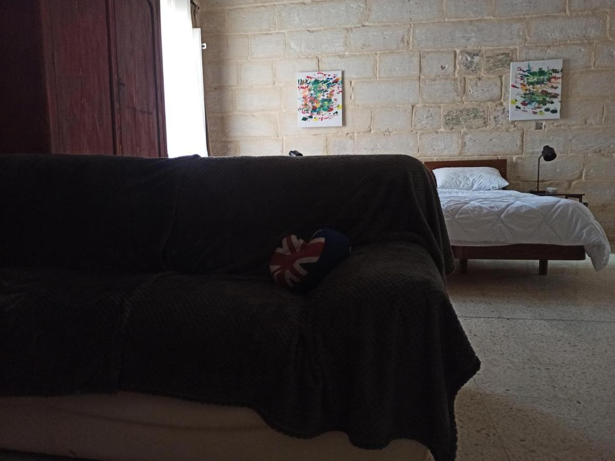 Beautiful Studio Apartment In Qormi Malta Екстер'єр фото