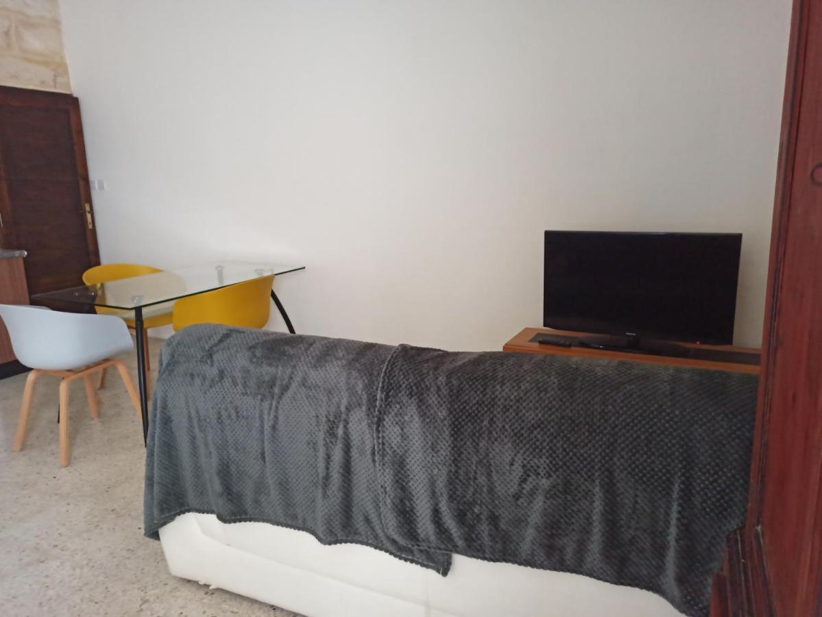 Beautiful Studio Apartment In Qormi Malta Екстер'єр фото