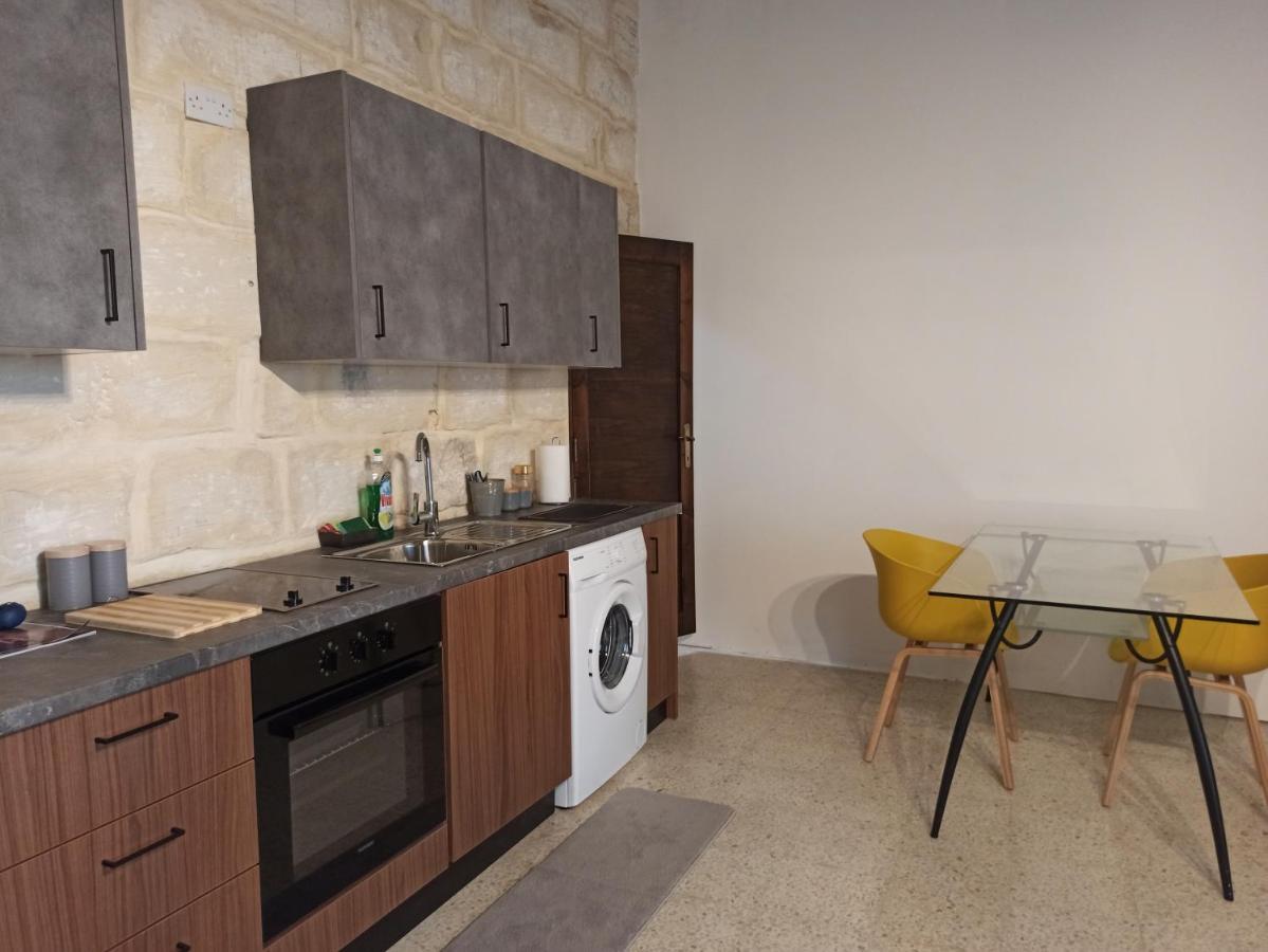 Beautiful Studio Apartment In Qormi Malta Екстер'єр фото