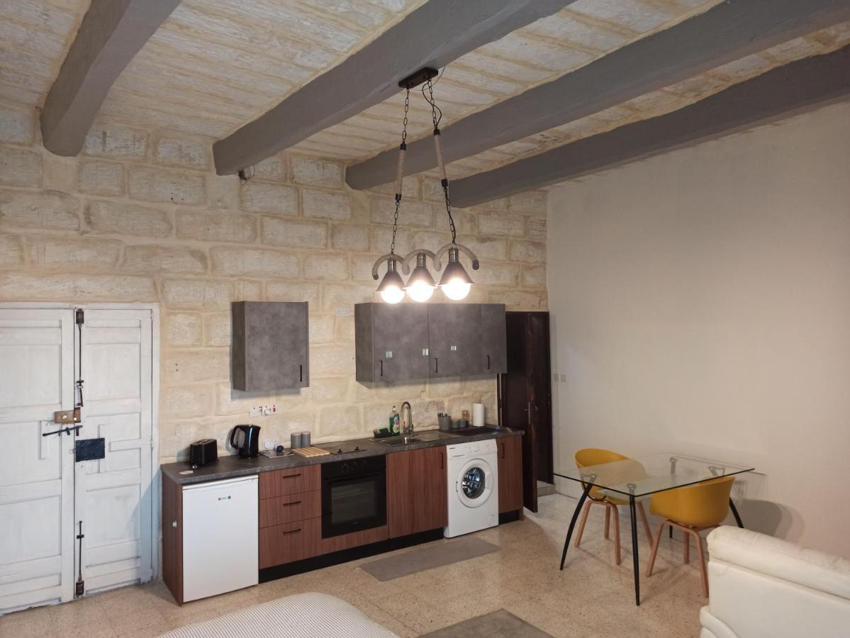 Beautiful Studio Apartment In Qormi Malta Екстер'єр фото