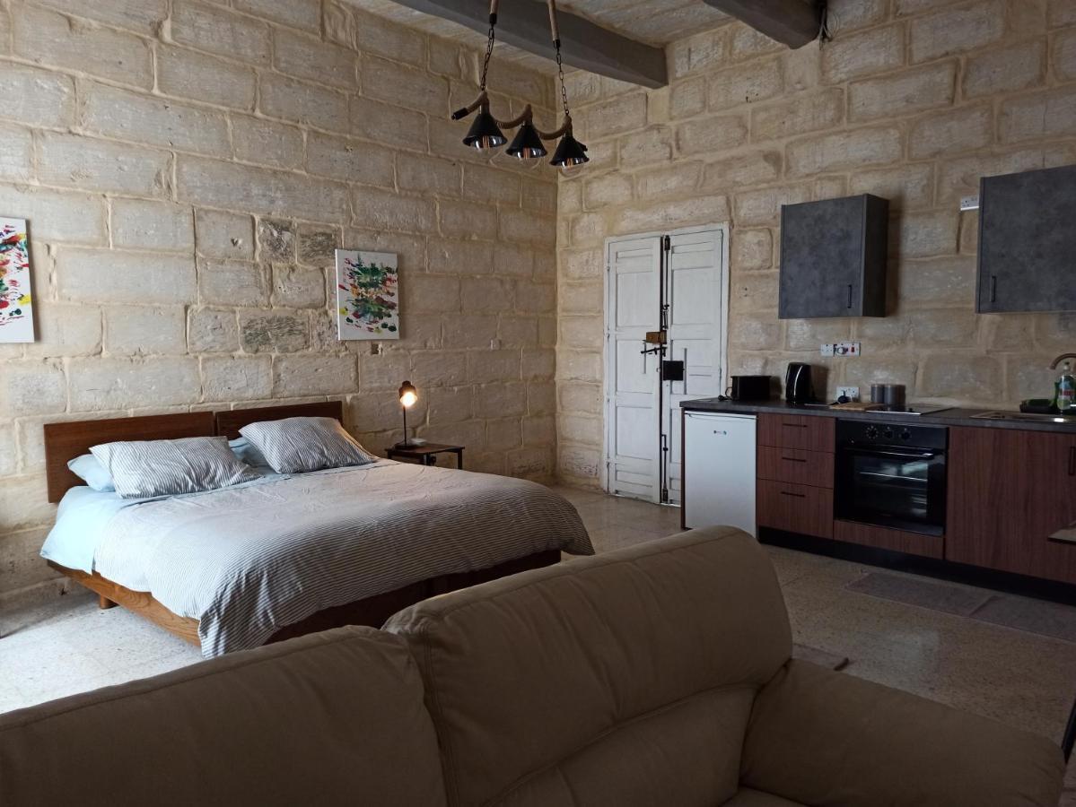 Beautiful Studio Apartment In Qormi Malta Екстер'єр фото